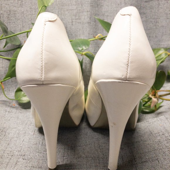 White Steve Madden Stilletos - Picture 6 of 6